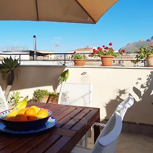 Terrace With View Attic In Old Town Ballarhome Palerme